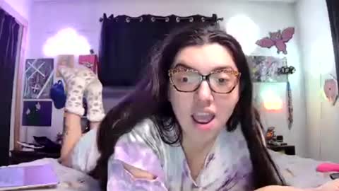 Snapshot of juicybootyqt chatting on December 14, 8:24 pm juicybootyqt online show from December 14, 8:24 pm