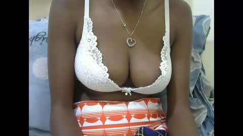 Snapshot of juicyebonitaa chatting on November 24, 7:02 pm juicyebonitaa online show from November 24, 7:02 pm