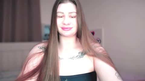 Snapshot of juicyhelenx chatting on February 25, 9:35 pm Elena online show from February 25, 9:35 pm