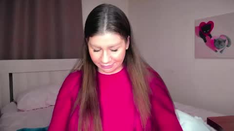 Snapshot of juicyhelenx chatting on March 31, 6:19 pm Elena online show from March 31, 6:19 pm