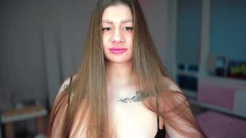 Snapshot of juicyhelenx chatting on April 12, 5:07 pm Elena online show from April 12, 5:07 pm