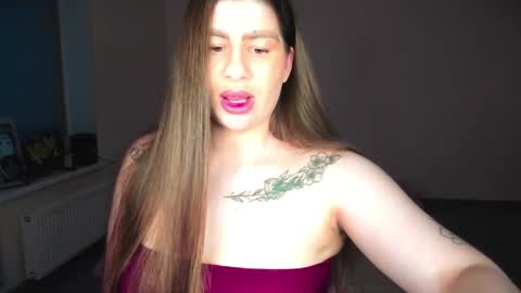 Snapshot of juicyhelenx chatting on April 16, 5:36 pm Elena online show from April 16, 5:36 pm