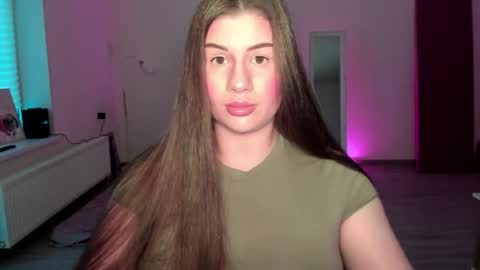 Snapshot of juicyhelenx chatting on May 21, 6:15 pm Elena online show from May 21, 6:15 pm