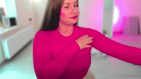 Snapshot of juicyhelenx chatting on June 15, 3:25 pm Elena online show from June 15, 3:25 pm
