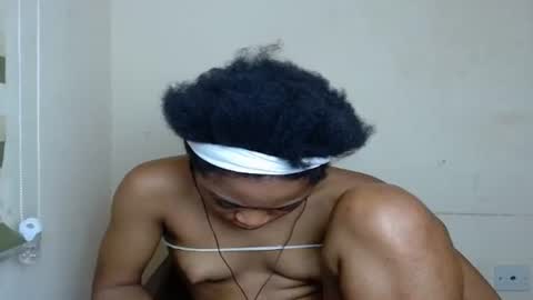 Snapshot of juicynwetx chatting on March 7, 1:20 am juicynwetx online show from March 7, 1:20 am