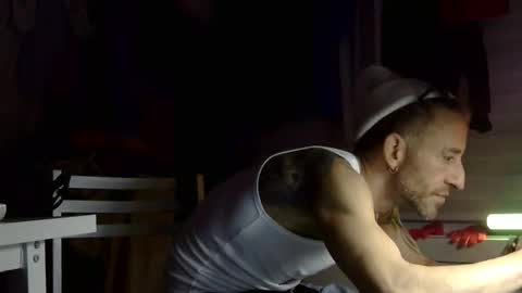 juicystraw online show from October 11, 7:40 am