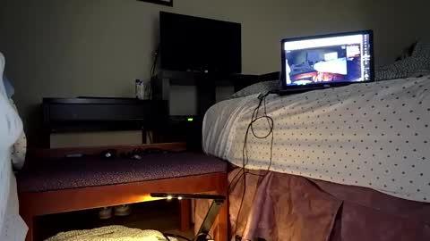 juicystraw online show from October 15, 4:01 am