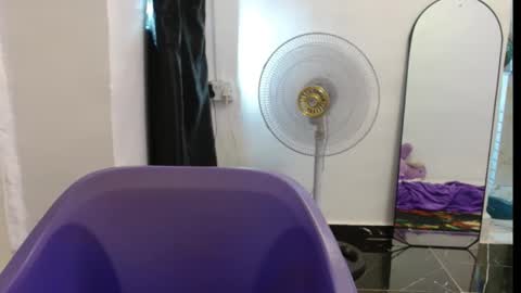 Snapshot of juicyxpink chatting on February 25, 8:24 am juicyxpink online show from February 25, 8:24 am