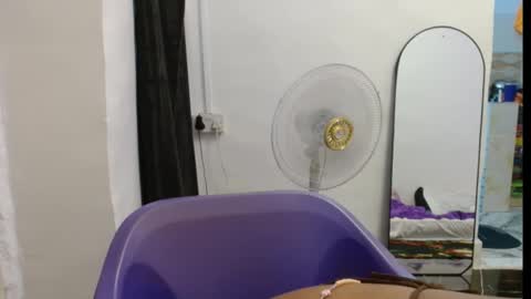 Snapshot of juicyxpink chatting on March 2, 6:47 am juicyxpink online show from March 2, 6:47 am