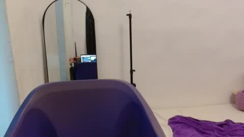 Snapshot of juicyxpink chatting on March 21, 9:25 am juicyxpink online show from March 21, 9:25 am