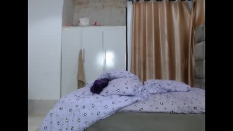 Snapshot of juicyxxxboobs chatting on December 22, 9:01 pm juicyxxxboobs online show from December 22, 9:01 pm