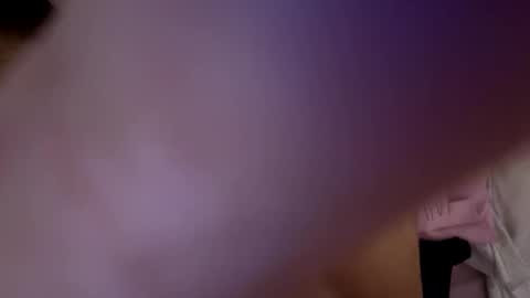 Snapshot of juicyyyyylovely chatting on December 15, 2:54 pm juicyyyyylovely online show from December 15, 2:54 pm