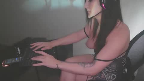 Snapshot of juju16be chatting on April 4, 11:02 pm juju16be online show from April 4, 11:02 pm