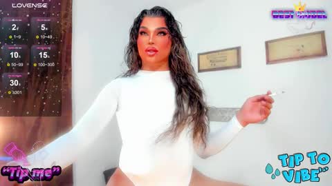 Jujubee online show from October 18, 11:11 am