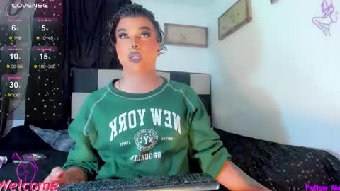 Snapshot of jujubee_lander chatting on April 15, 7:58 pm Jujubee online show from April 15, 7:58 pm