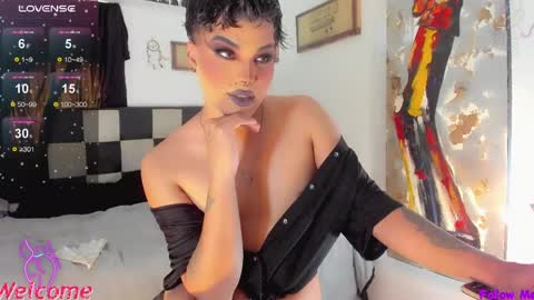 Snapshot of jujubee_lander chatting on May 29, 6:50 pm Jujubee online show from May 29, 6:50 pm
