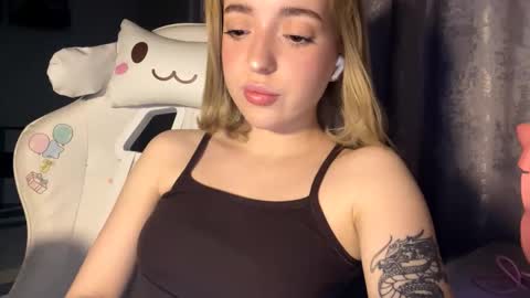 Eva  online show from February 9, 1:37 pm