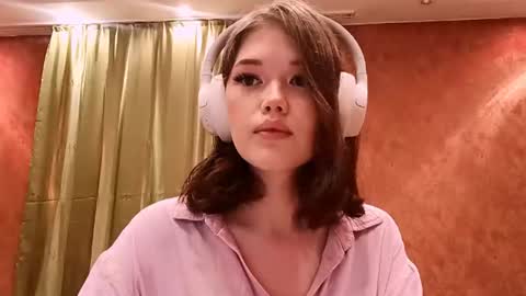 julenenetley online show from July 23, 2:15 pm
