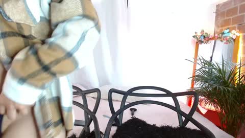 Jules and Gia online show from January 9, 2:40 pm