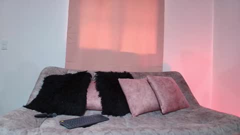 Jules and Gia online show from November 20, 5:34 pm