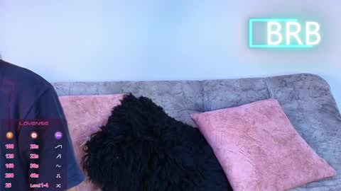 Jules and Gia online show from May 30, 9:17 am