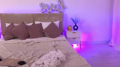 Snapshot of jules_nightt chatting on March 20, 9:52 pm Jules Nightt online show from March 20, 9:52 pm