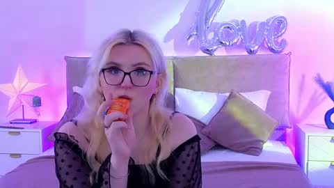 Jules Nightt online show from May 3, 9:10 pm