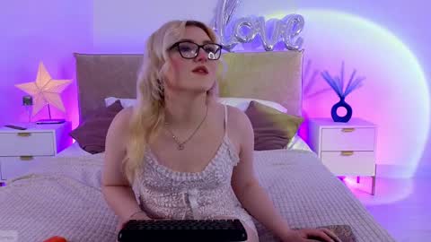 Jules Nightt online show from May 25, 9:21 pm