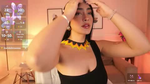 Snapshot of julesbennet chatting on September 23, 11:35 am Jules Bennett online show from September 23, 11:35 am