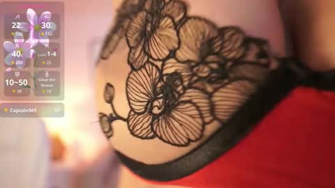 Snapshot of julesbennet chatting on September 26, 1:04 pm Jules Bennett online show from September 26, 1:04 pm