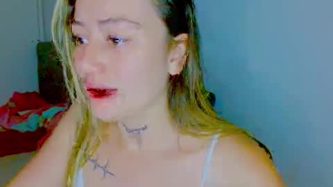 Snapshot of juli_69 chatting on October 21, 12:11 am Juliana Torres online show from October 21, 12:11 am