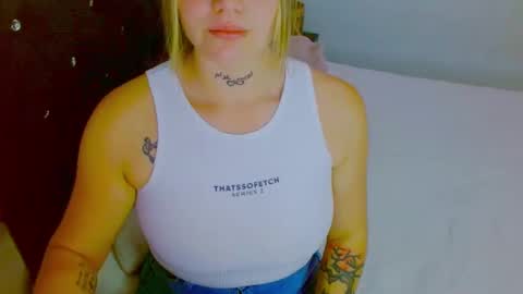 Snapshot of juli_69 chatting on November 2, 9:39 pm Juliana Torres online show from November 2, 9:39 pm