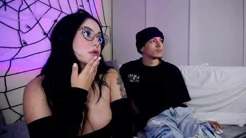 Snapshot of juli_aaron chatting on October 19, 5:08 am JULI AARON online show from October 19, 5:08 am