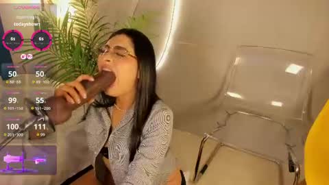 Snapshot of juli_casanova chatting on June 23, 2:48 pm juli_casanova online show from June 23, 2:48 pm