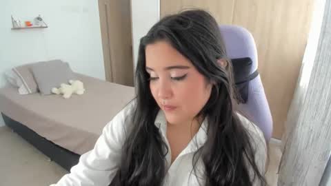 juli_santos_22 online show from January 13, 8:15 pm