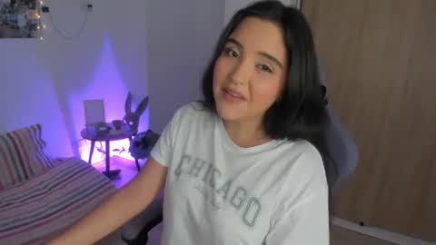 juli_santos_22 online show from November 10, 10:42 pm