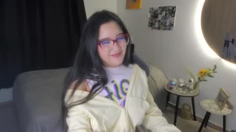 juli_santos_22 online show from March 17, 4:28 am
