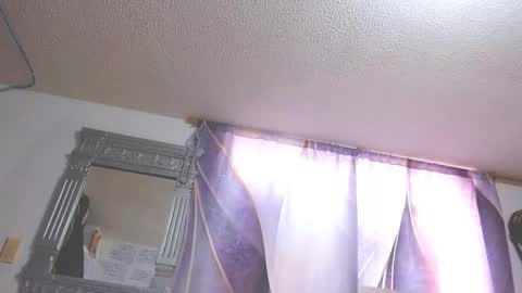 julia77_ online show from March 10, 3:50 pm