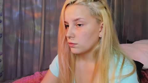 julia__bunny online show from December 14, 1:28 am