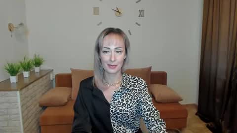 Snapshot of julia__cherry_ chatting on December 10, 11:11 am julia__cherry_ online show from December 10, 11:11 am