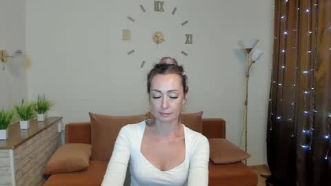 Snapshot of julia__cherry_ chatting on December 22, 6:28 am julia__cherry_ online show from December 22, 6:28 am