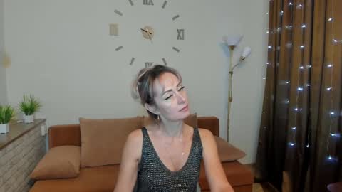 Snapshot of julia__cherry_ chatting on December 24, 12:33 pm julia__cherry_ online show from December 24, 12:33 pm