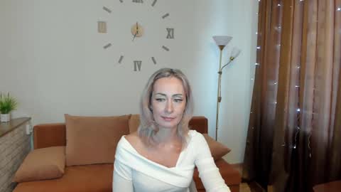 Snapshot of julia__cherry_ chatting on December 28, 10:25 am julia__cherry_ online show from December 28, 10:25 am