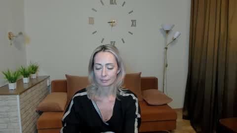 Snapshot of julia__cherry_ chatting on January 12, 1:27 pm julia__cherry_ online show from January 12, 1:27 pm