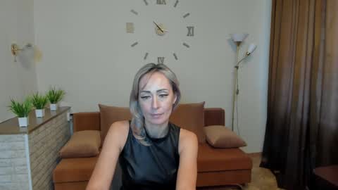 Snapshot of julia__cherry_ chatting on January 16, 7:07 am julia__cherry_ online show from January 16, 7:07 am