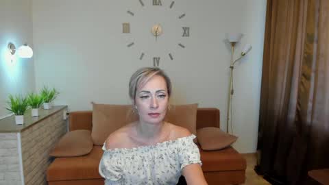 Snapshot of julia__cherry_ chatting on January 17, 9:28 am julia__cherry_ online show from January 17, 9:28 am