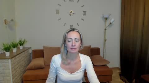 Snapshot of julia__cherry_ chatting on January 22, 3:40 pm julia__cherry_ online show from January 22, 3:40 pm