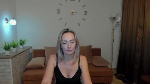 Snapshot of julia__cherry_ chatting on January 31, 2:39 pm julia__cherry_ online show from January 31, 2:39 pm