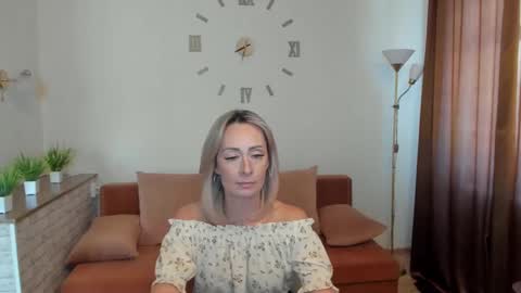 Snapshot of julia__cherry_ chatting on February 9, 11:14 am julia__cherry_ online show from February 9, 11:14 am