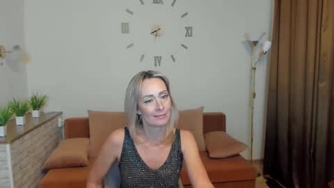 Snapshot of julia__cherry_ chatting on February 9, 2:18 pm julia__cherry_ online show from February 9, 2:18 pm